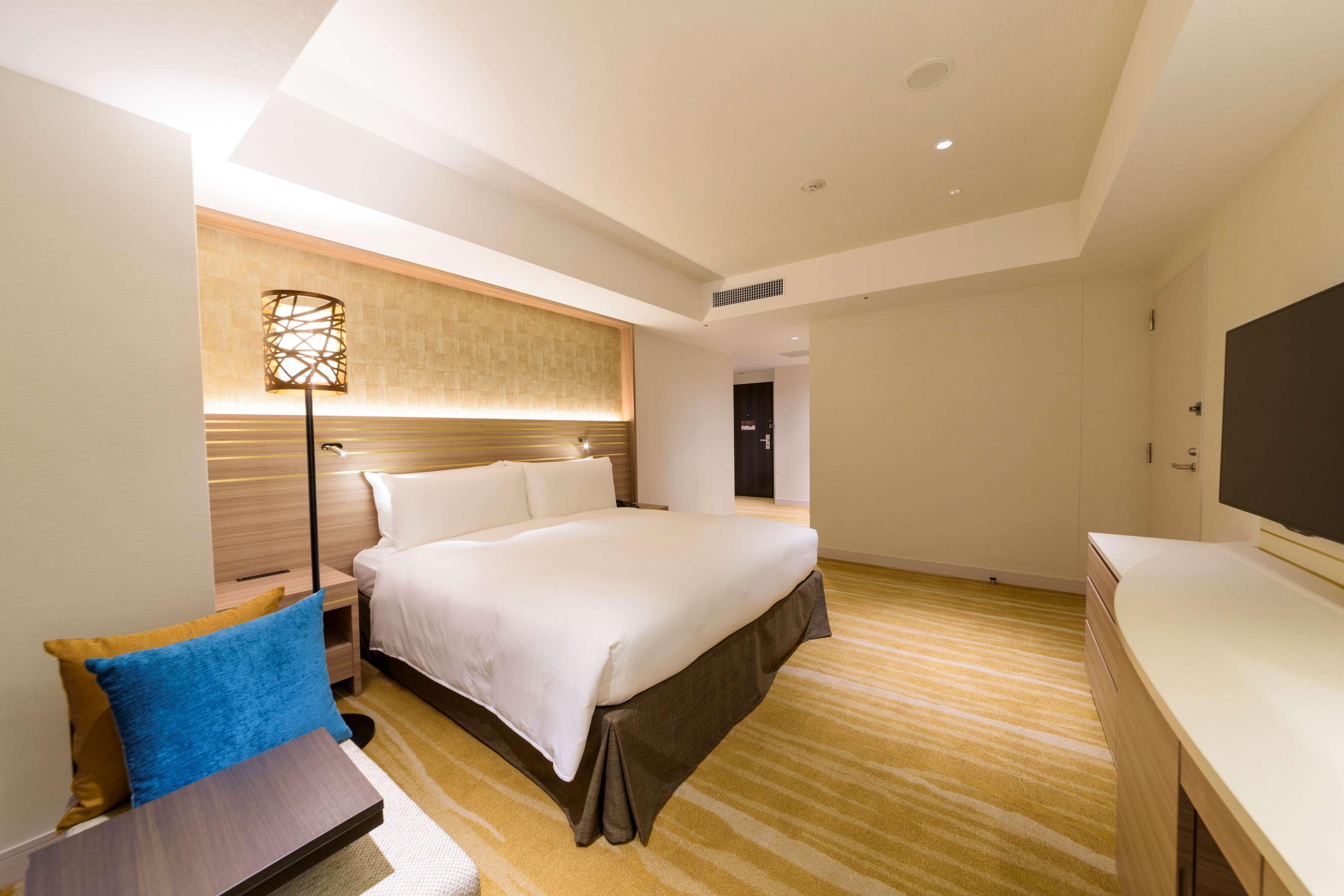Doubletree By Hilton Okinawa Chatan Resort Exterior photo