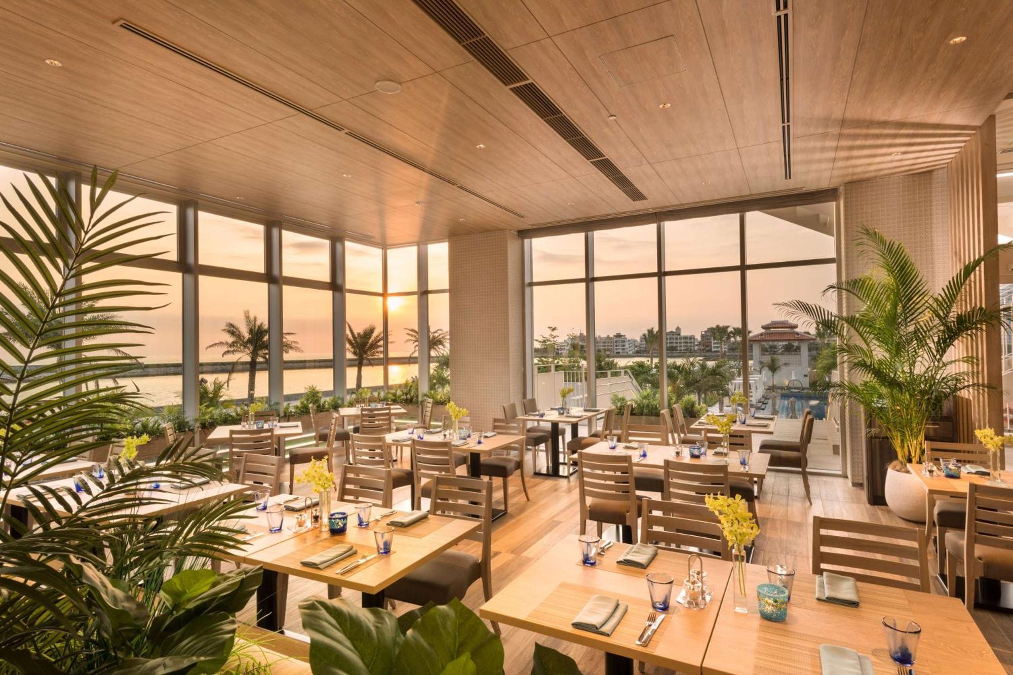 Doubletree By Hilton Okinawa Chatan Resort Exterior photo